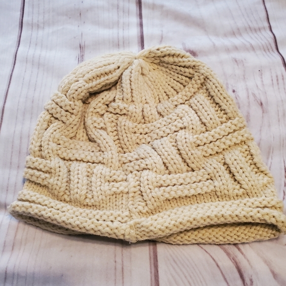 Cream hat with faux brown leather NWOT - Picture 3 of 3